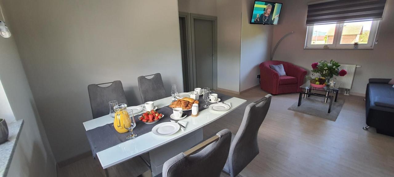 Apartmani Fenestra Tesla I Faust Otočac Esterno foto